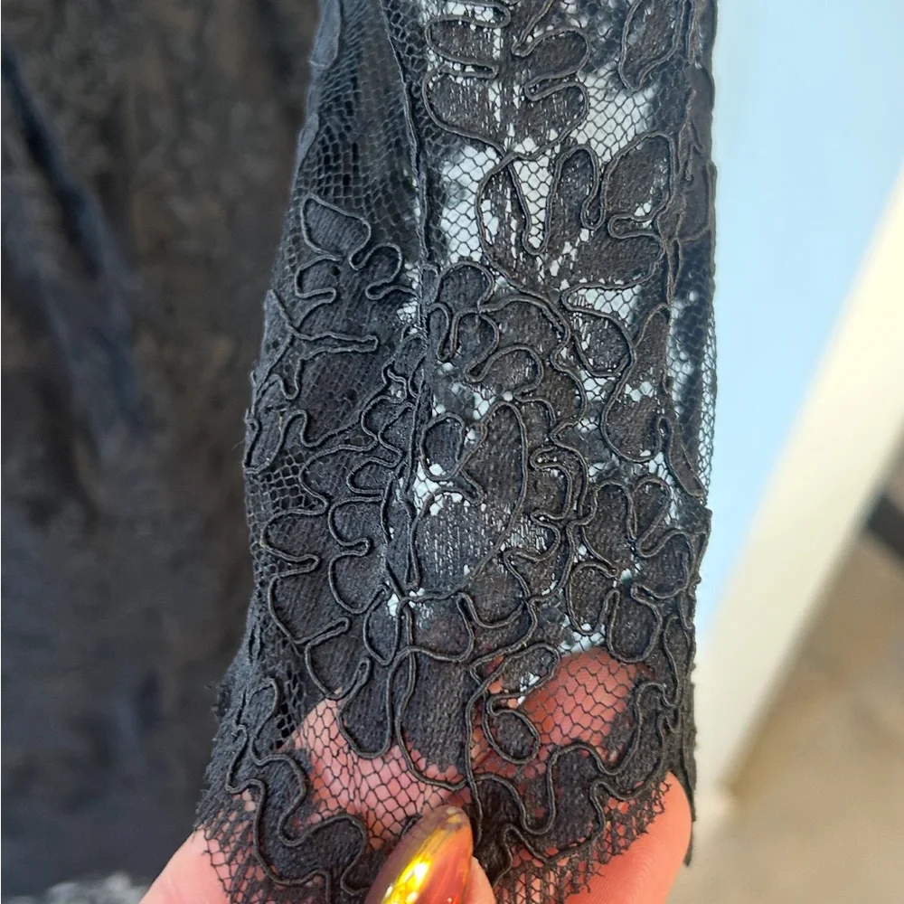 Botondi Milano Lace Dress - Picture 4 of 9